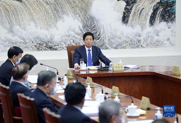栗战书主持召开十三届全国人大常委会 第一百一十四次委员长会议 决定十三届全国人大常委会 第三十四次会议4月18日至20日在京举行