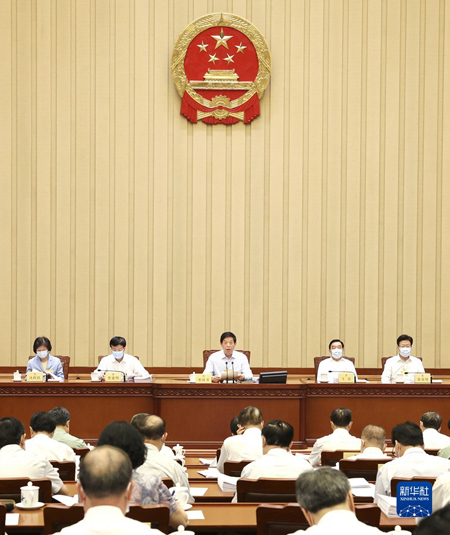 十三届全国人大常委会第三十五次会议在京举行 审议黑土地保护法草案、  全国人大常委会议事规则修正草案等 栗战书主持